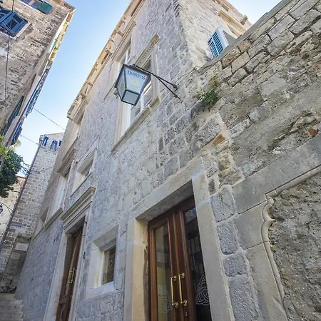 Dominus Little Palace Panzió